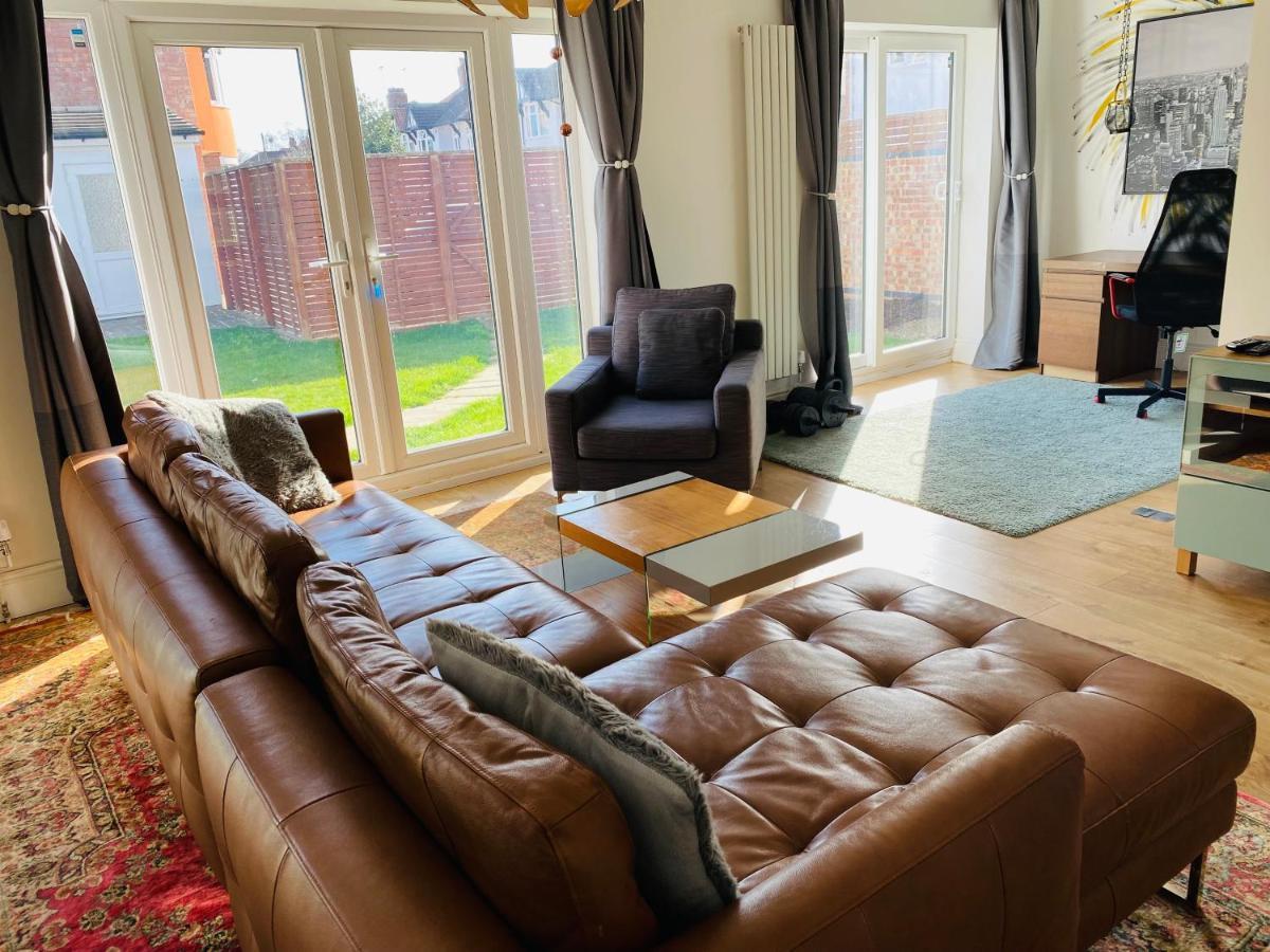 Mayors House Ideal For Groups & Business Villa Peterborough Esterno foto